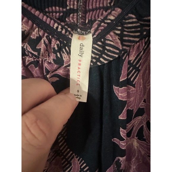 Daily Practice Cool Breeze Black Purple Floral Smocked Waist Jogger Pants Size S - Picture 6 of 6